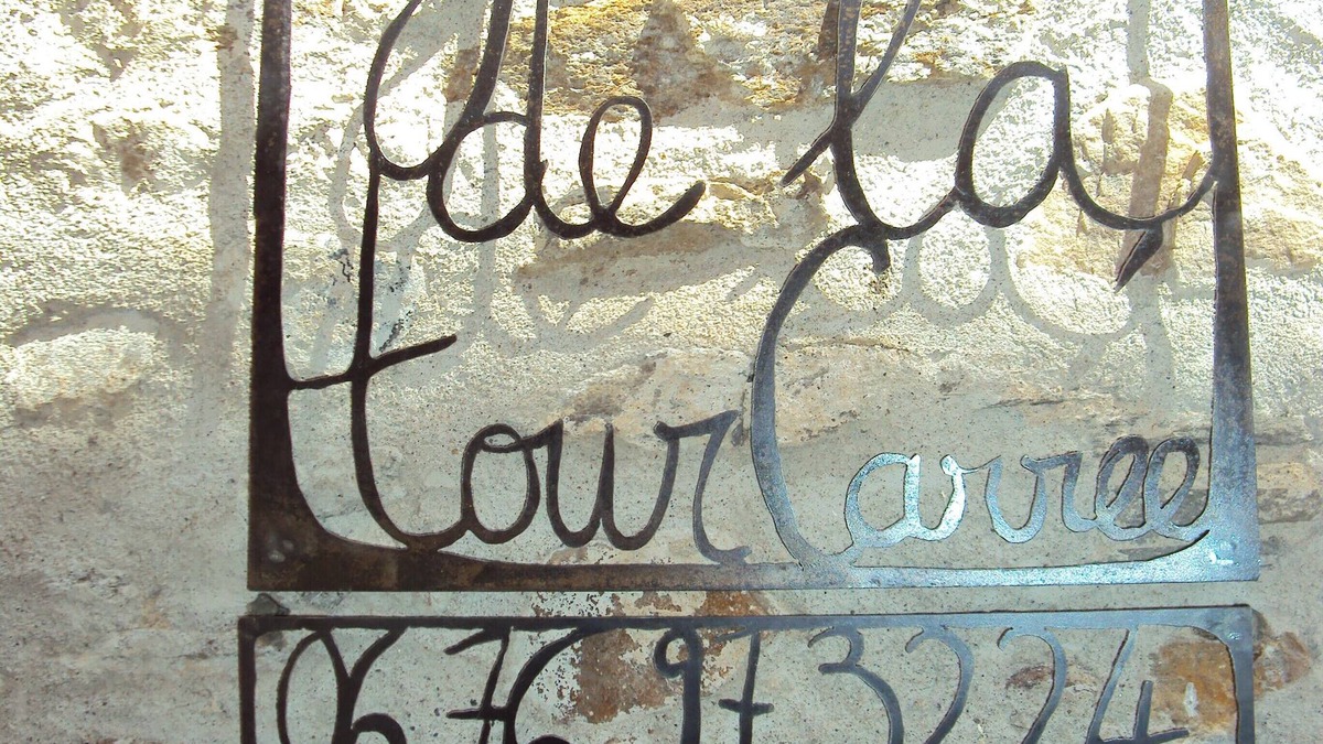 Blesle House | In the historic heart of a listed village and close to a river and C dRand.