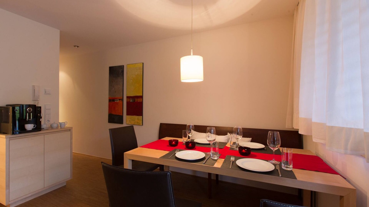 Warth Apartment | In the mid of the centre. 168 meters to the Neue Dorfbahn. All Sky programs with HD.