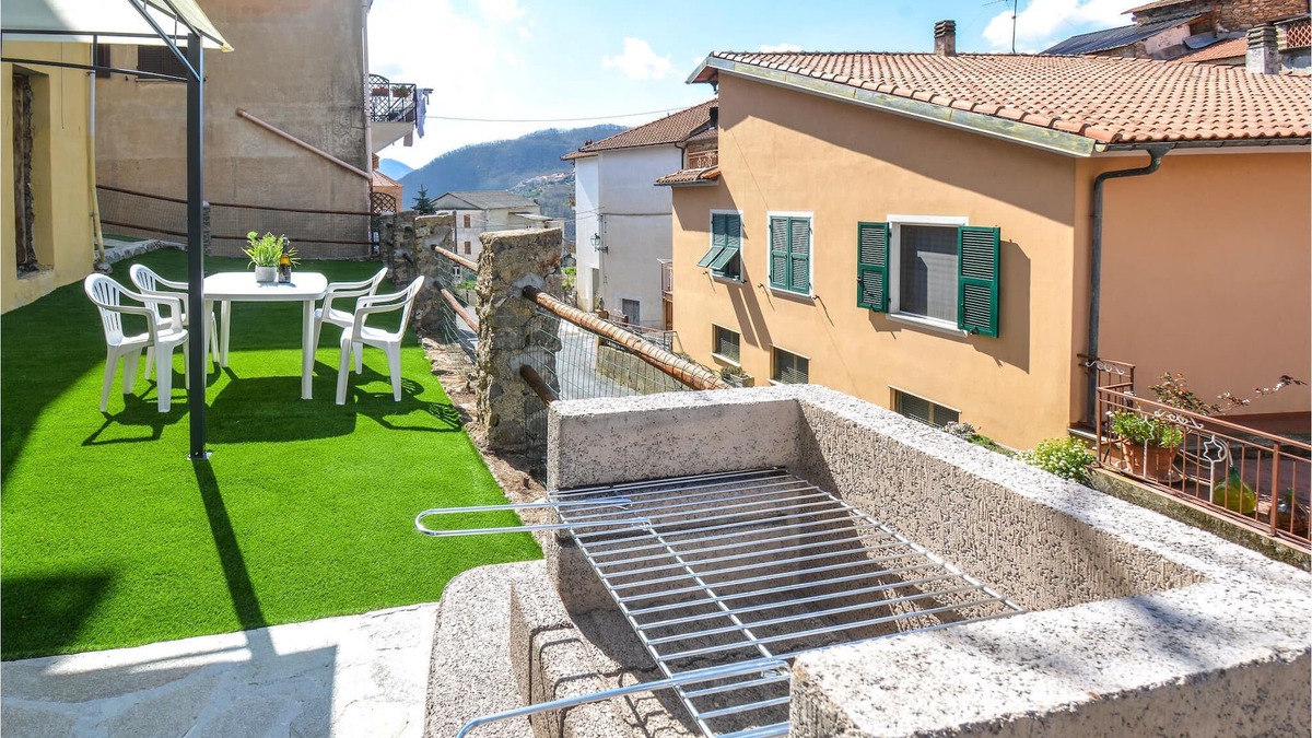 Aquila di Arroscia House | In the mountain village of Aquila D'Arroscia welcomes you this practical vacation home.
