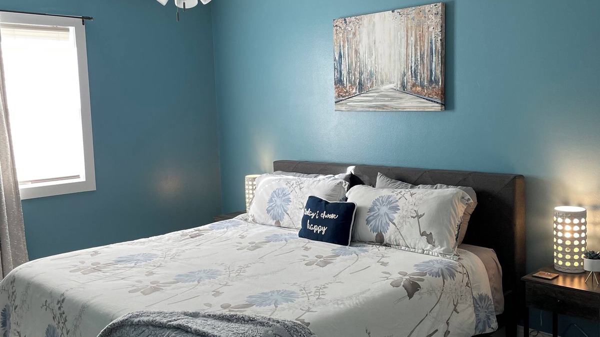Bentonville House | In the ❤️ of Bentonville. Quiet corner 🏠 <Than 5 mins 2 🚴 trails, downtown or HWY