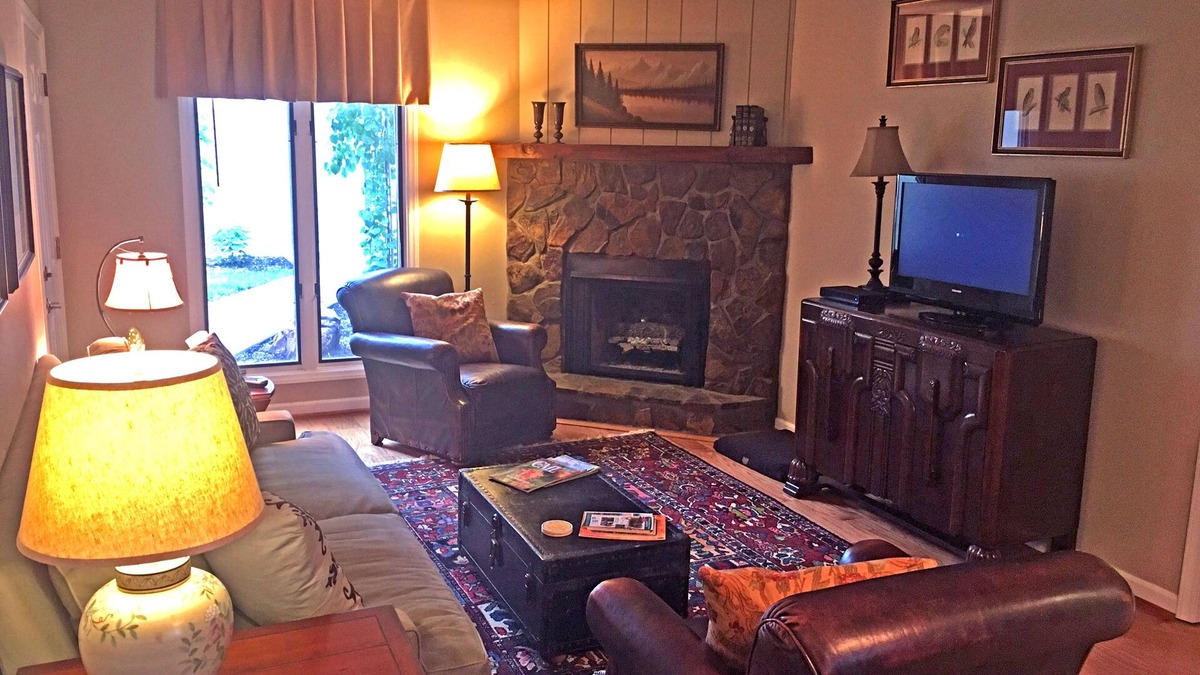 Blowing Rock Condo | In the ❤️ of Downtown Blowing Rock Condo - 1st Floor - 2Bed 2Bath