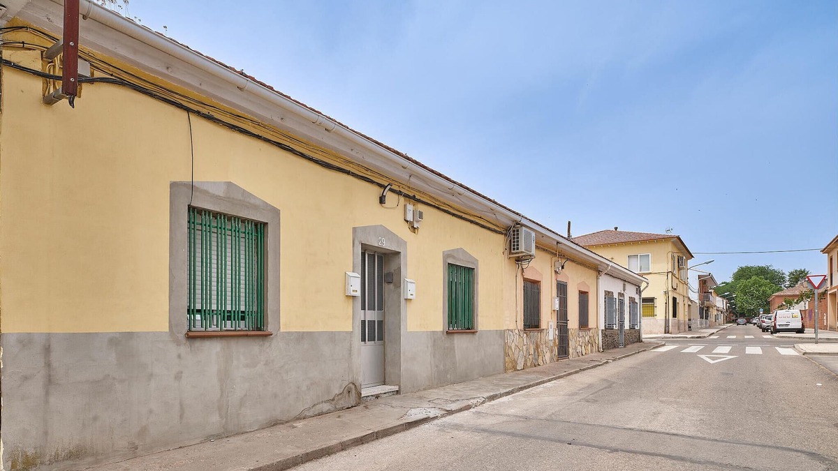 San Martin de la Vega House | In the outskirts of Madrid, this pleasant vacation home welcomes you in San Martin.