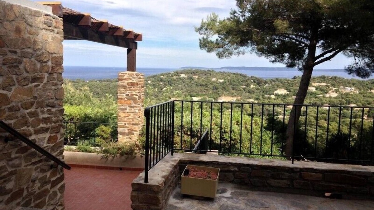 Cap Benat Villa | In the Private and Guarded Estate of Gaou Bénat, villa of 115m²