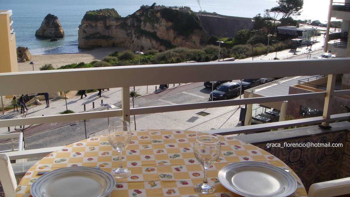 Praia da Rocha Apartment | In the front line T1 with garage and Wifi 1980/AL