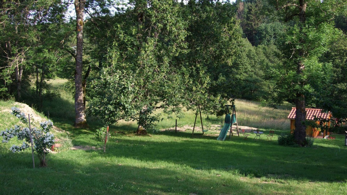 Sainte-Catherine House | "In the shade of an ash tree!"