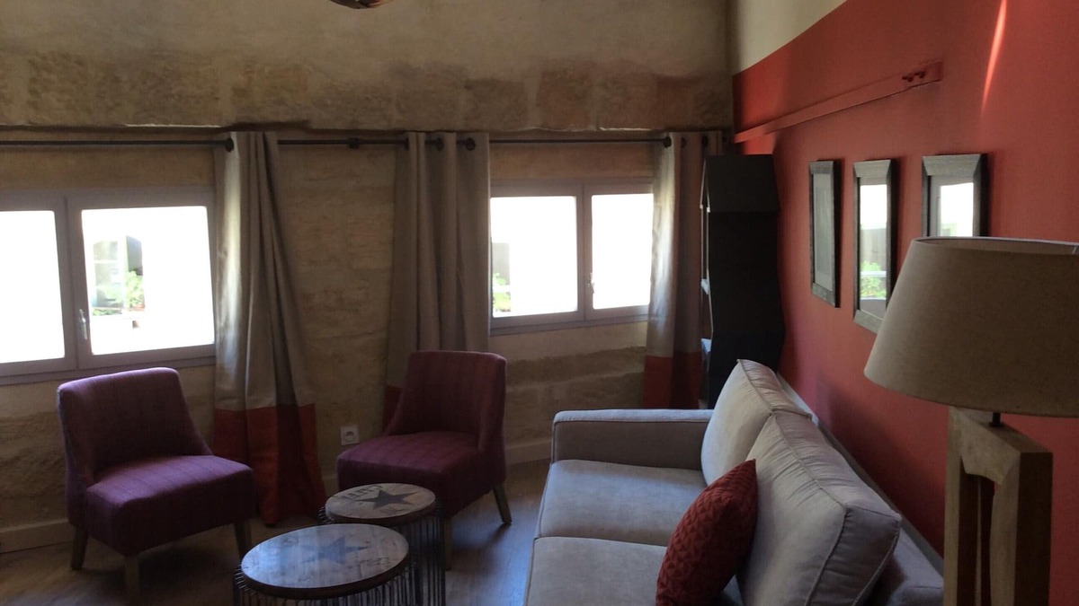 Uzes Apartment | In the shadow of the Duchy, air-conditioned and quiet, with bike shed.