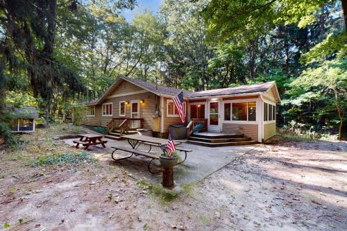 Harbert House | In The Woods, by The Water