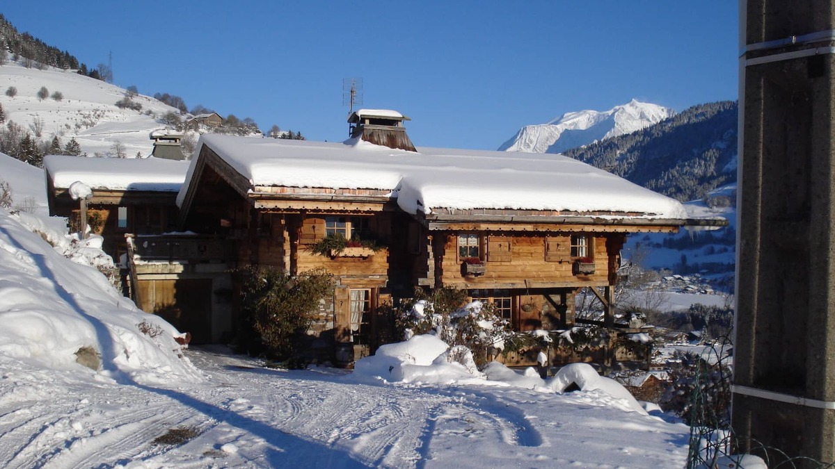 Praz-sur-Arly Ski Chalet | In typical Savoyard chalet