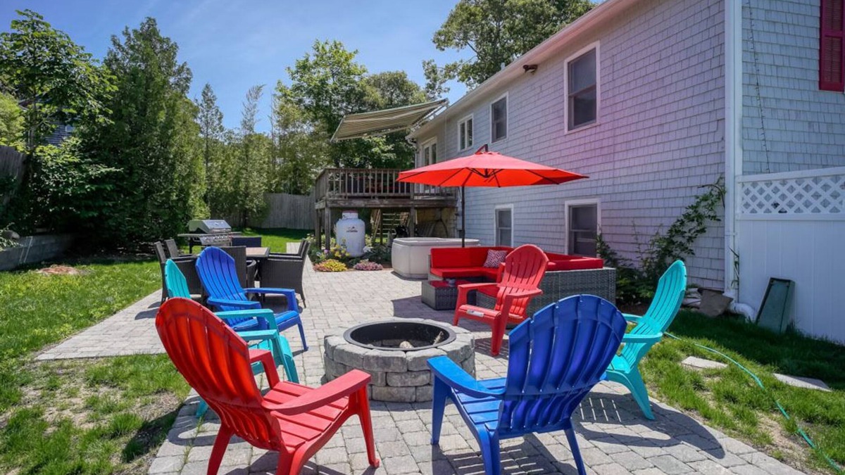 Oak Bluffs Apartment | Inca Gardens Apt. New To Market - Lg Patio - Pets