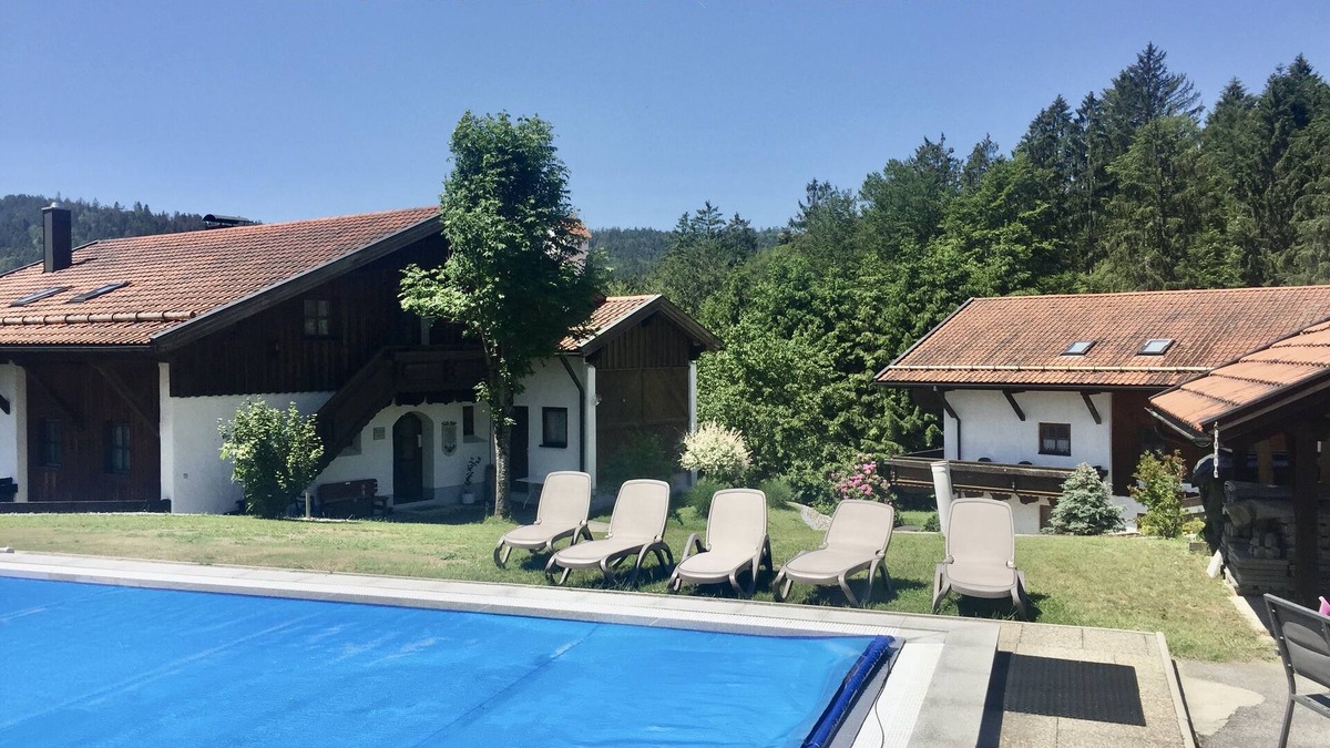 Raßreuth Apartment | Including sauna, indoor pool outdoor pool + ski slope nearby! Up to 6 persons