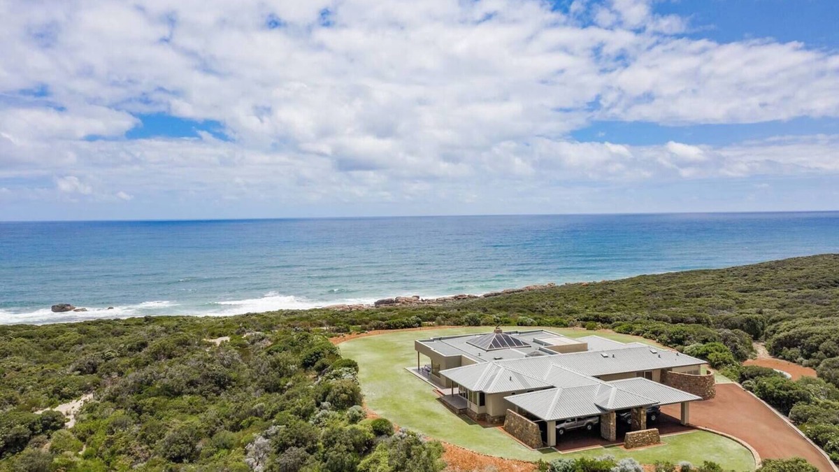 Gracetown House | Incognito An Exclusive Oceanfront Estate