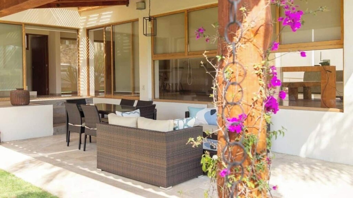 Centro House | Increíble Propiedad con Inmenso Jardín y Alberca!