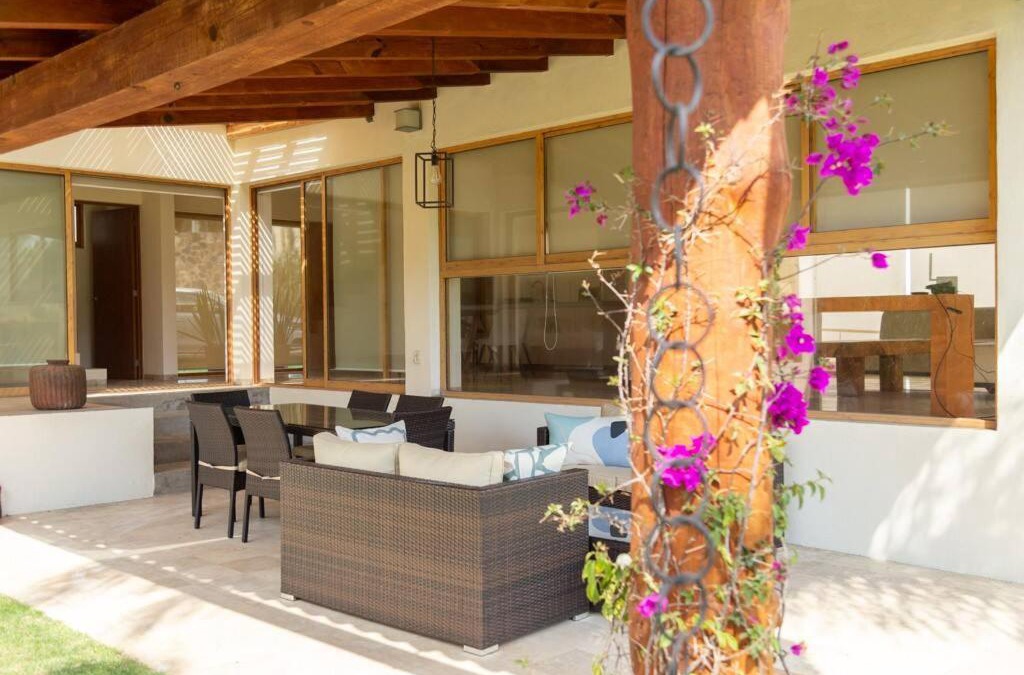 Centro House | Increíble Propiedad con Inmenso Jardín y Alberca