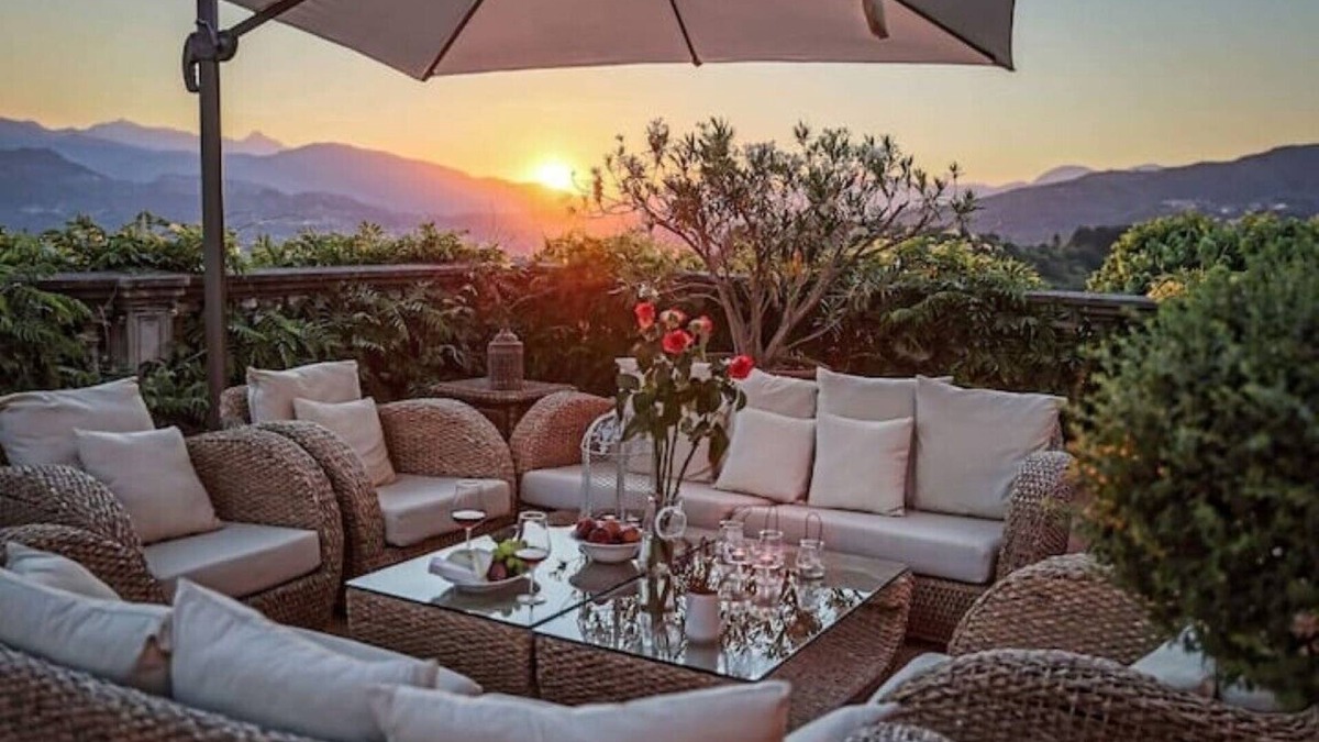 Coreglia Antelminelli Villa | Incredible views. Private, pool and large veranda.
