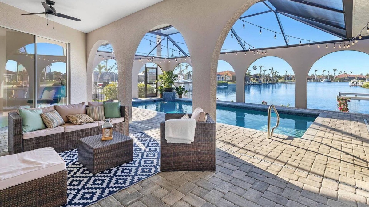 Punta Gorda House | 🥇 Incredible 2bd villa overlooking the canal (CH977)