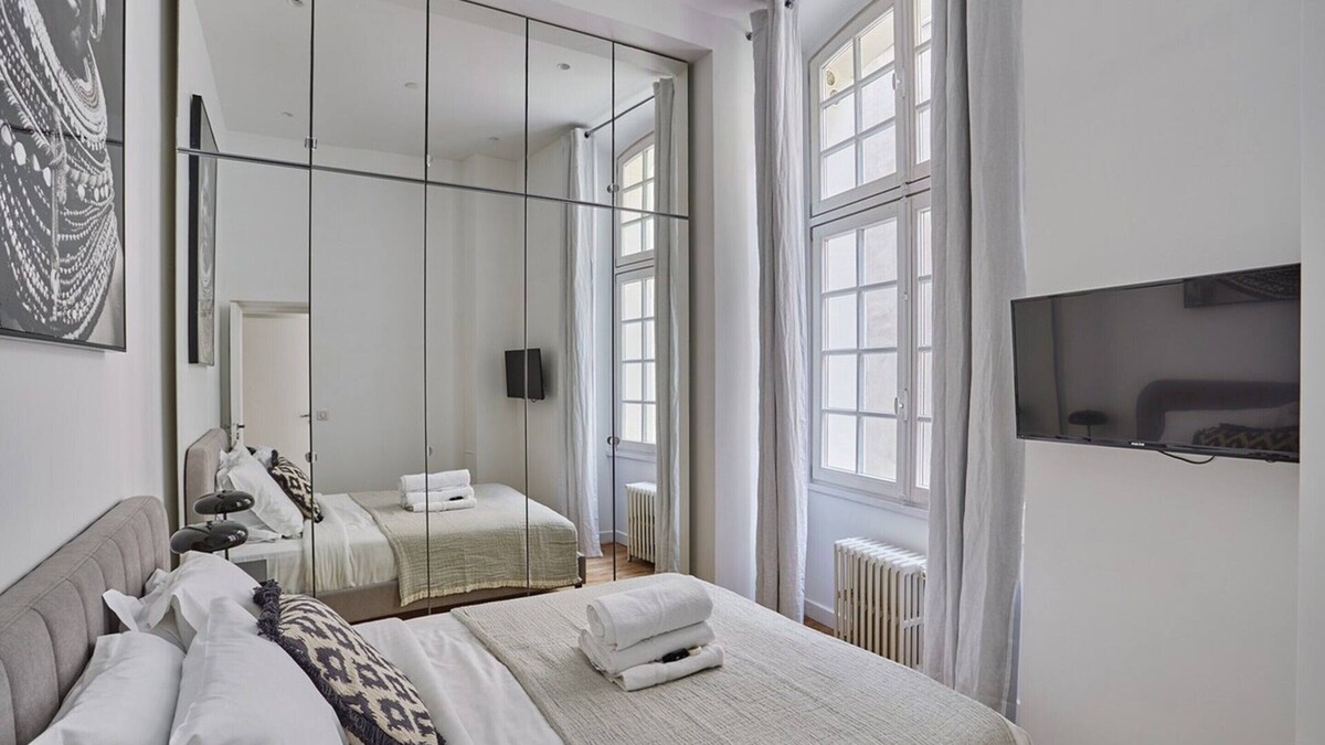 Saint-Germain-l'Auxerrois Apartment | Incredible Apartment Louvre/palais Royal