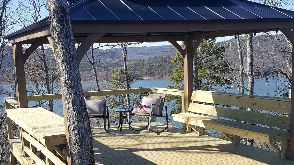 Edgemont Cabin | Incredible Greers Ferry Lake View Kayaks, Bicycles, & Hiking