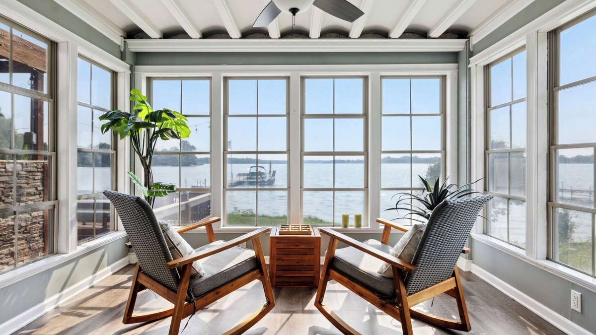 Forest Lake Cottage | Incredible Lake Views Only Steps Away from The Water