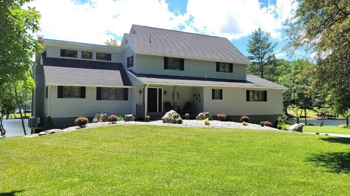 Treasure Lake House | Incredible Lakefront Property with Year-Round Hot Tub - SLEEPS 20