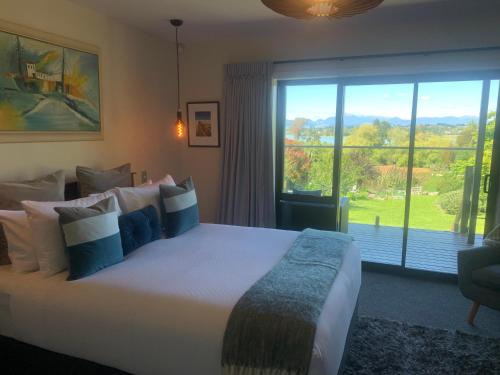 Mapua House | Incredible mountain & sea views