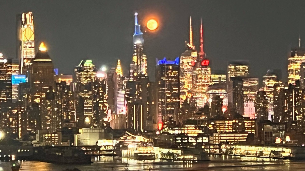 West New York Apartment | Incredible NYC and Water Views 3 bedrooms only 15 min from NYC