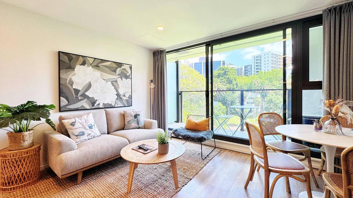 Newton Apartment | Incredible Park & SkyTower View Free Parking & AC