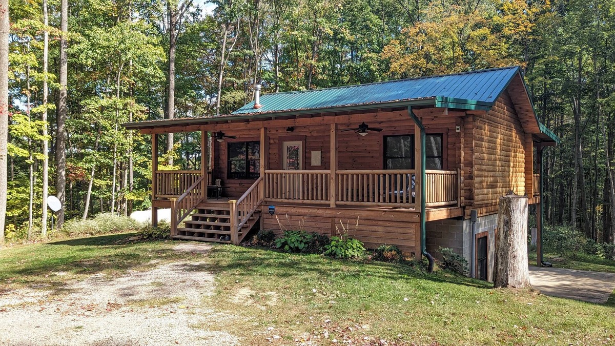Laurelville Cabin | Incredible secluded cabin featuring amazing forest views off of the back deck!