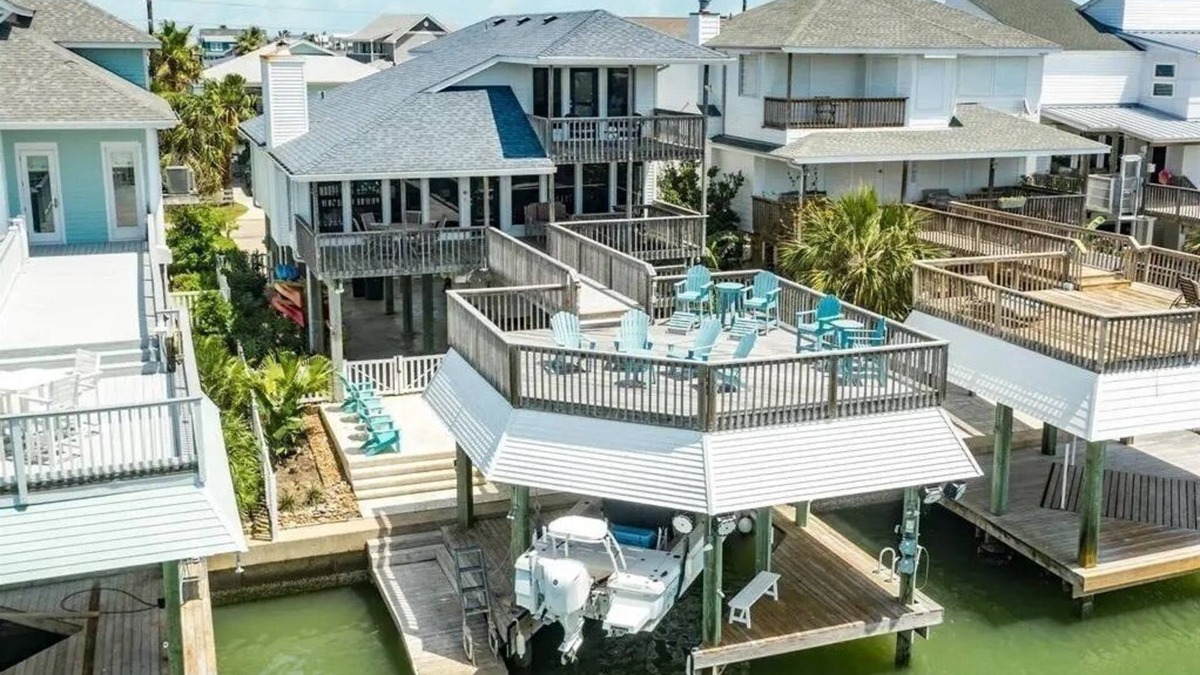 Isla Del Sol House | Incredible sunset views on Galveston Bay