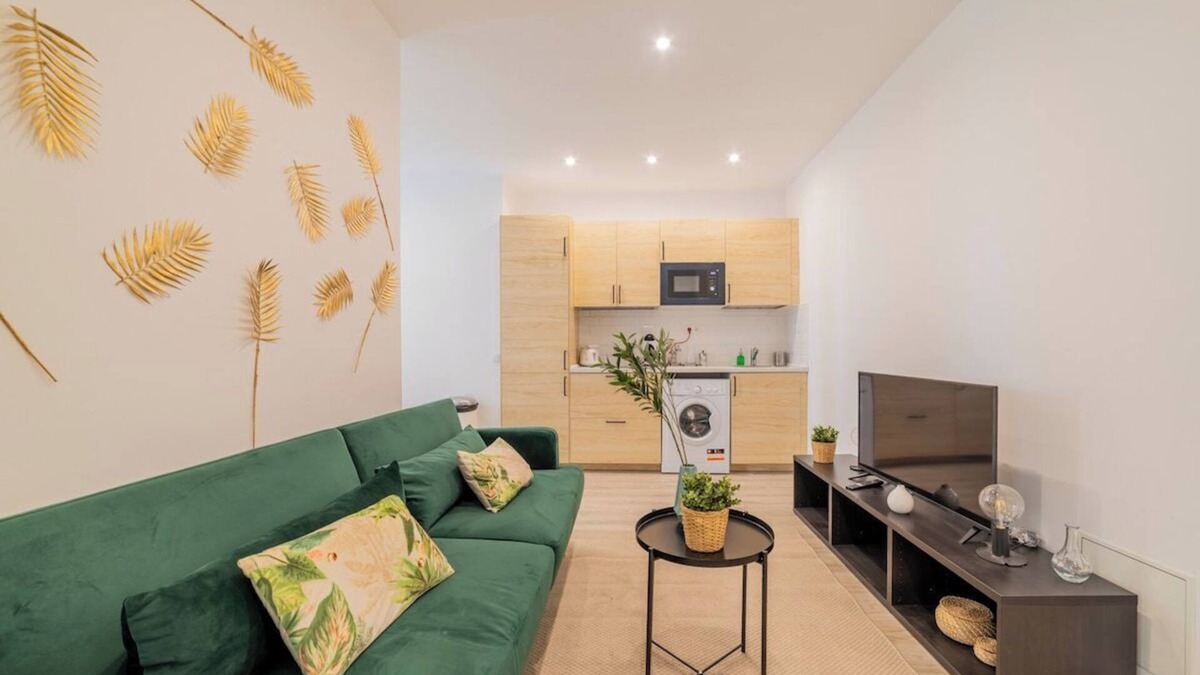 Palos de la Frontera Apartment | Incredible triple apartment in Atocha, 1A