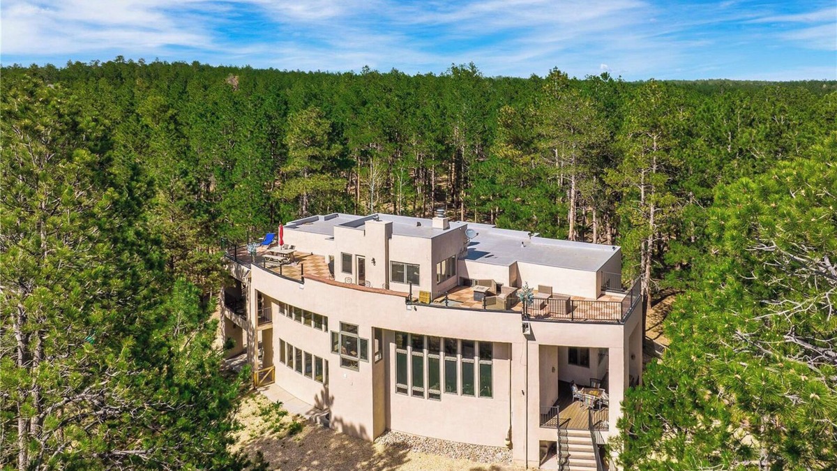 Colorado Springs House | Incredible Views ~ 6BR ~ Sleeps 20 + Hot Tub, Game Room, Theatre, Gym