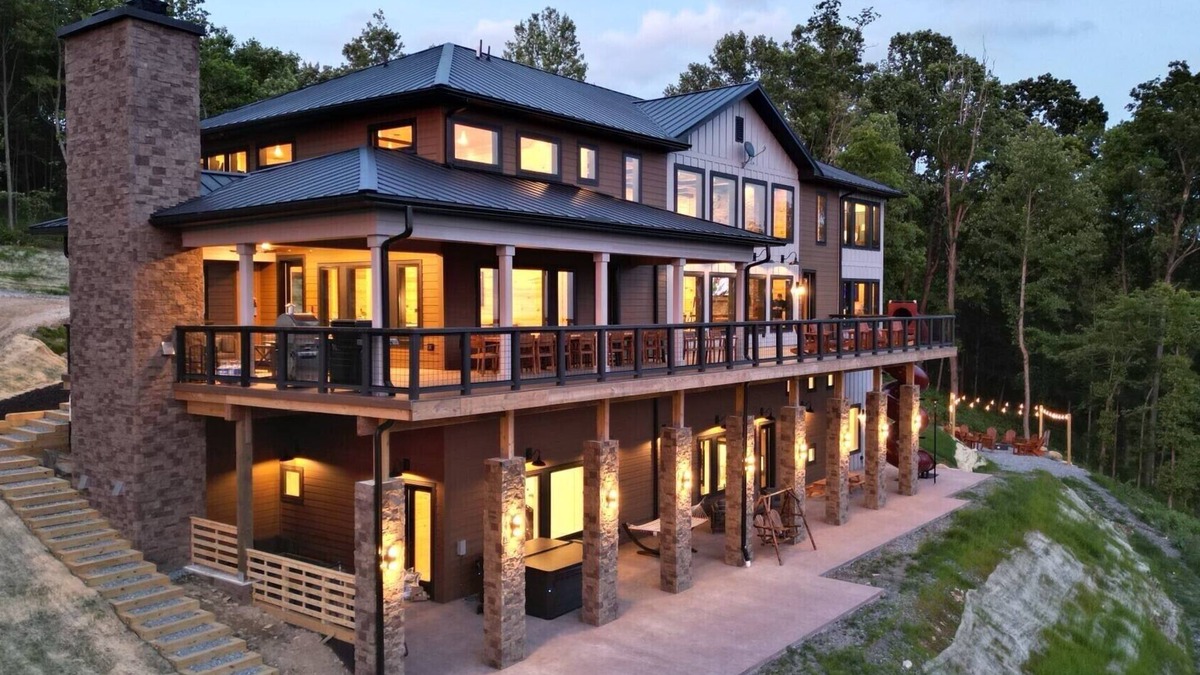 Boone House | Incredible Views, Arcade, Sauna/Steam/Spa @ NC's Most Epic Home @Peachtree Ridge