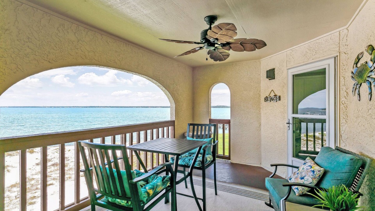Navarre Beach Condo | Incredible views of the Santa Rosa Sound from this 1 bd/1bth condo!