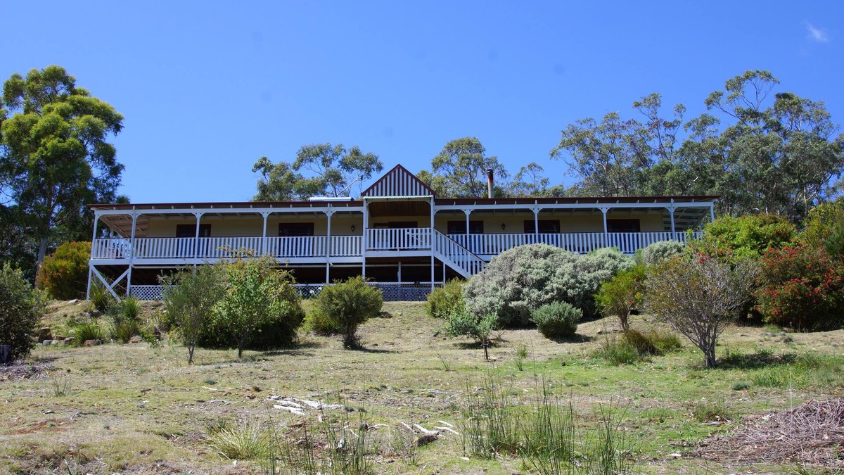 Taranna Cabin | Incredible Water Views Among Bushland on Tasman Peninsula - 6 Bed/6 Bath