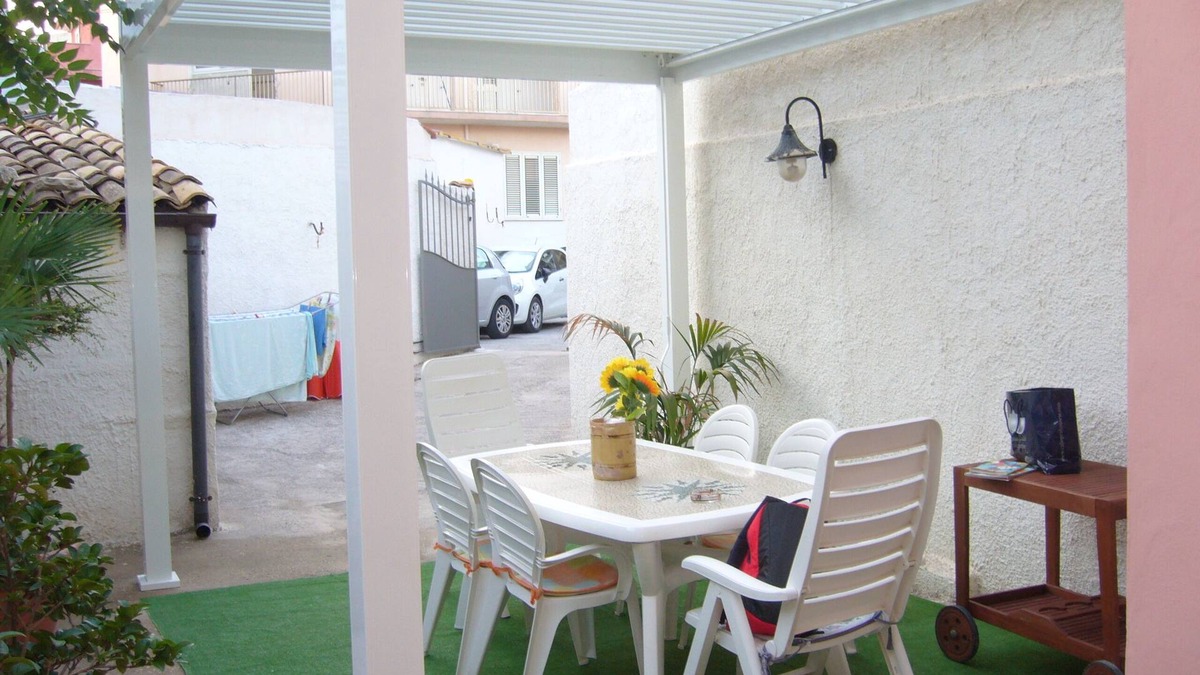 Portopalo di Capo Passero House | Independent house with large veranda