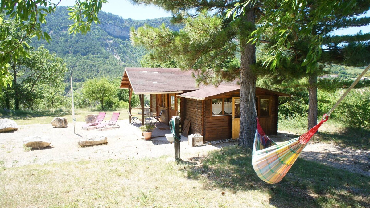 Chateauneuf-de-Bordette Ski Chalet | Independent cottage with pool in Provence