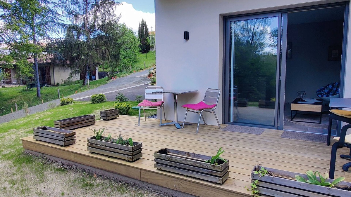 Creon House | Independant guesthouse in design villa with swimmingpool, close to Bordeaux