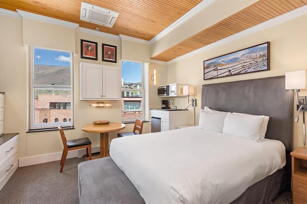 Downtown Hotel | Independence Square 305, Remodeled, 3rd Floor Hotel Room in Aspen's Best Location