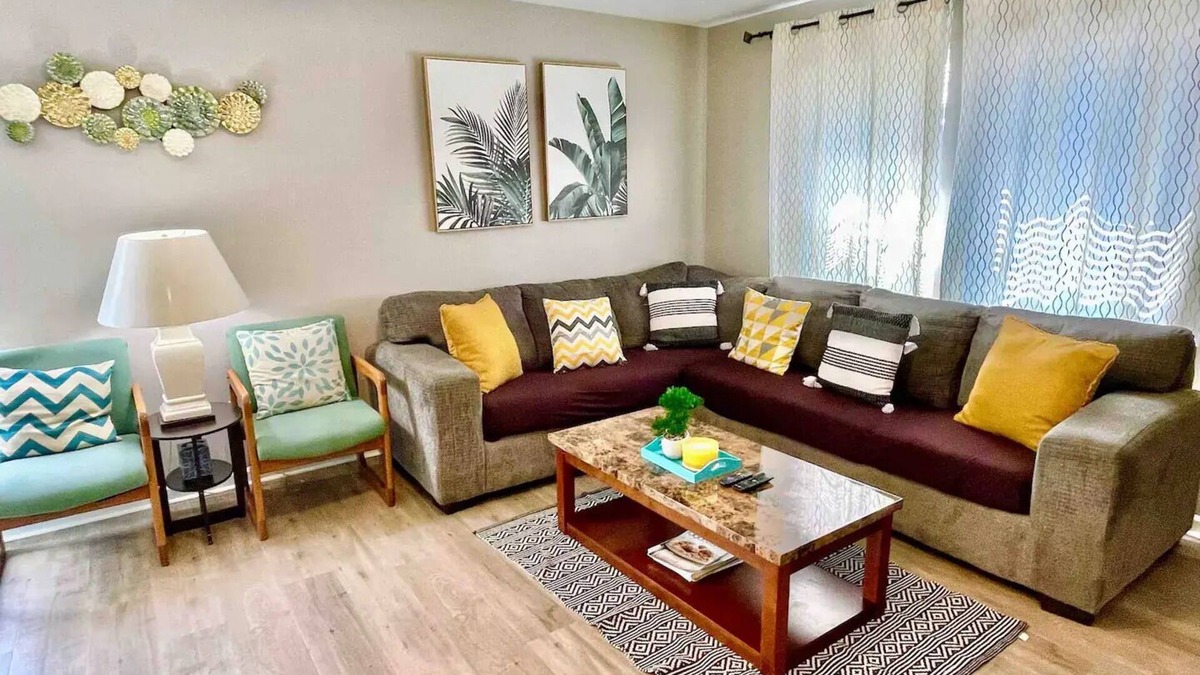 Lincoln Village House | Independent 4 Bedroom House Near Columbus Downtown/OSU