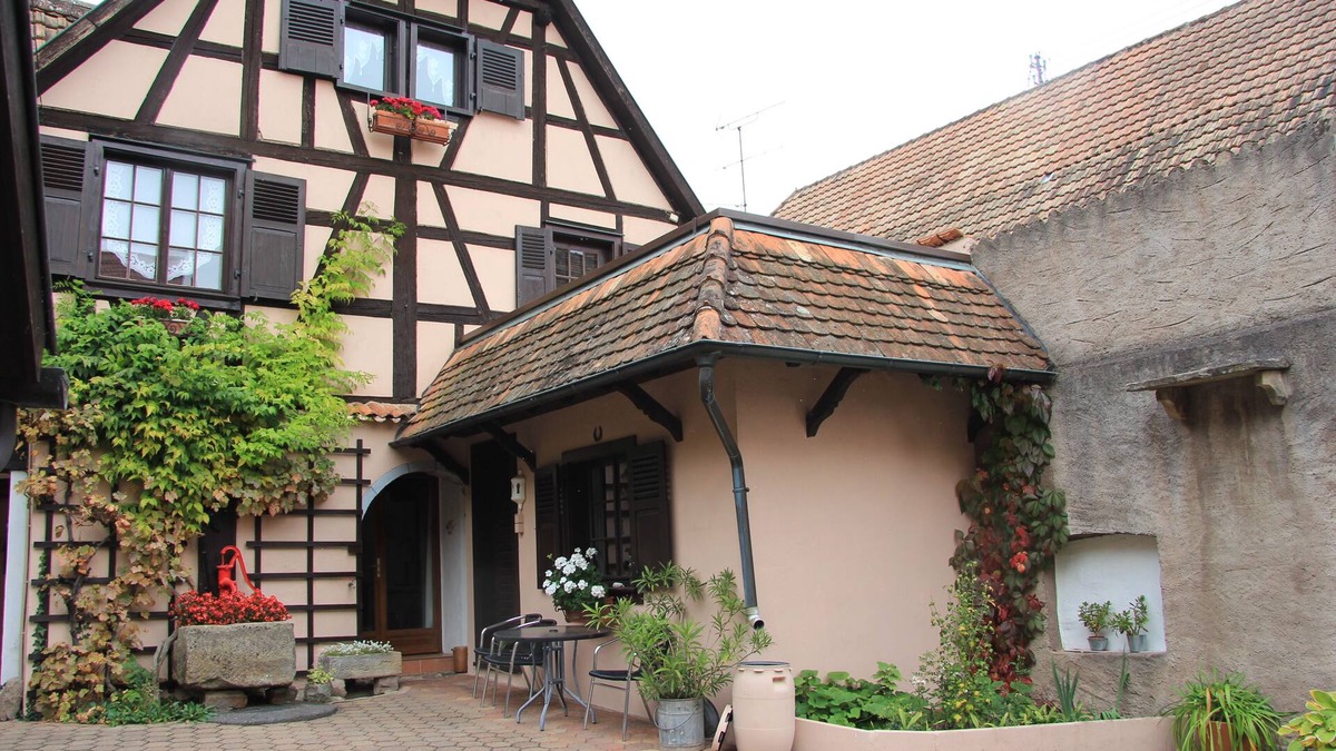 Andlau Apartment | independent access to the ground floor, equipped for 2 people
