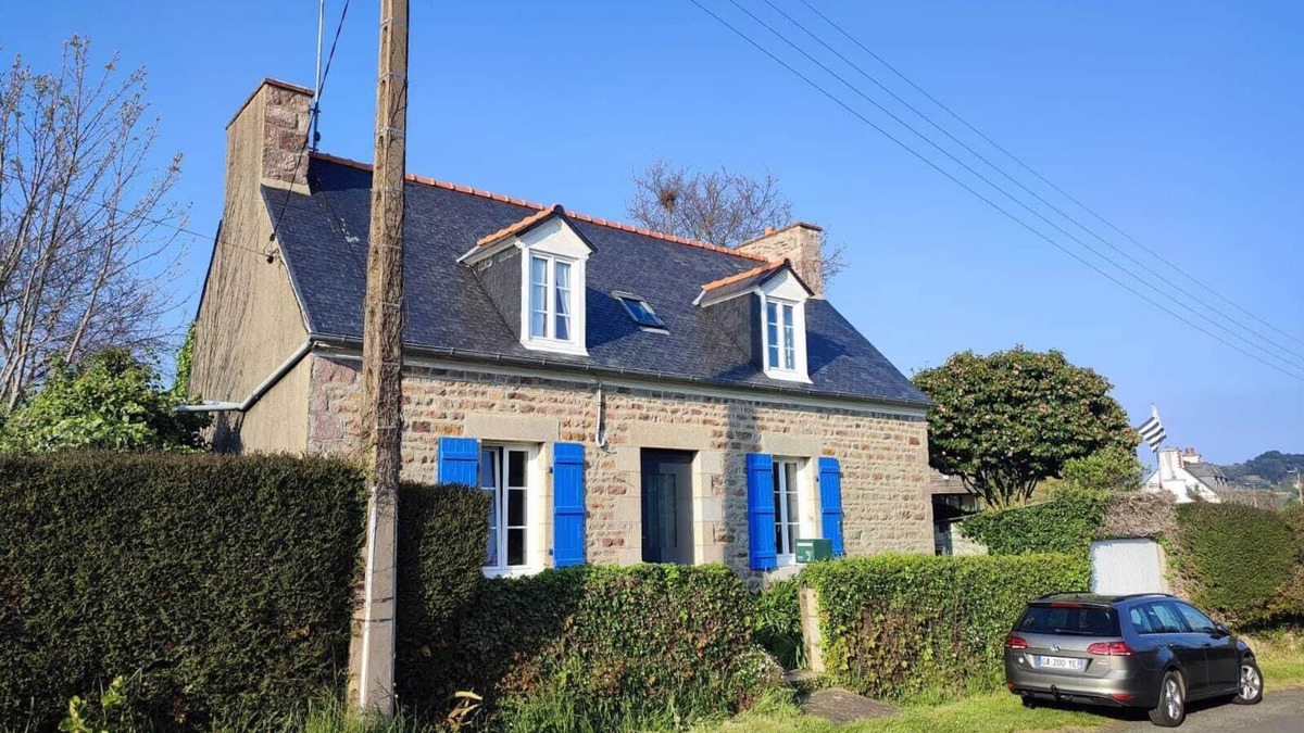 Ploubazlanec House | Independent Breton family house