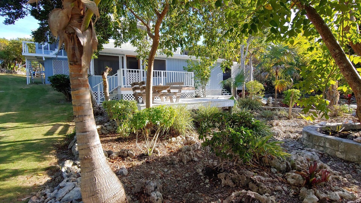 Little Harbour House | Independent bungalow with access to tennis court, beaches, bonefishing