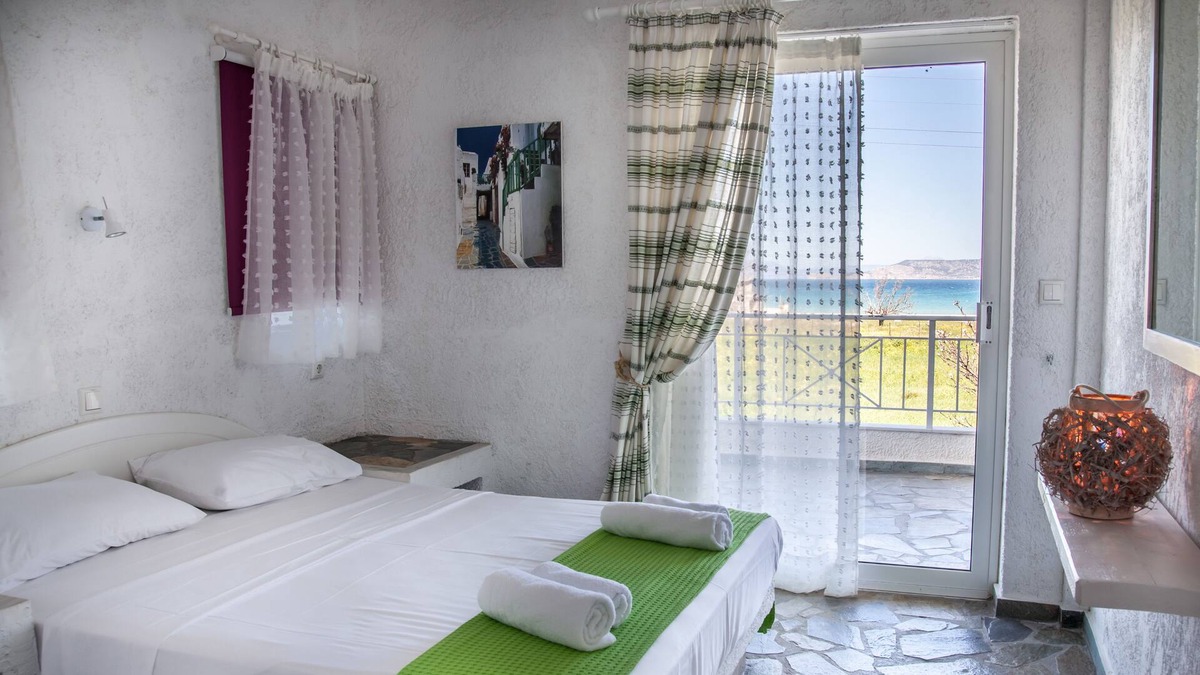 Velon Condo | Independent Condo With Stunning View To The Corinthian Bay & Mountains.