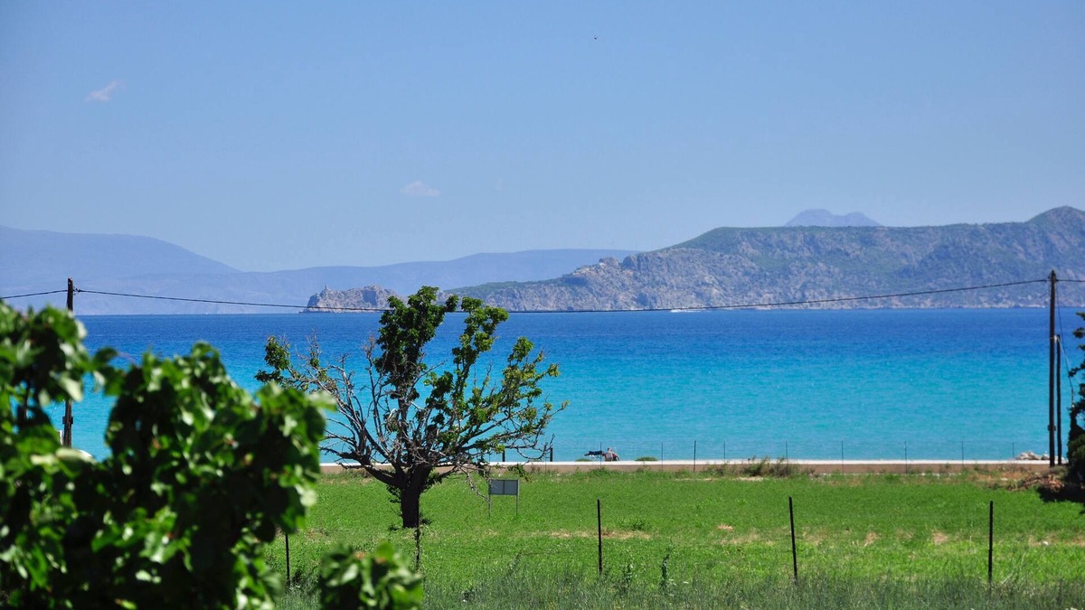 Velon Condo | Independent Condo With Stunning View To The Corinthian Bay & Mountains.