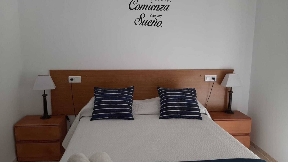 Palomares del Rio House | Independent apartment in villa with 3000m plot and shared pool
