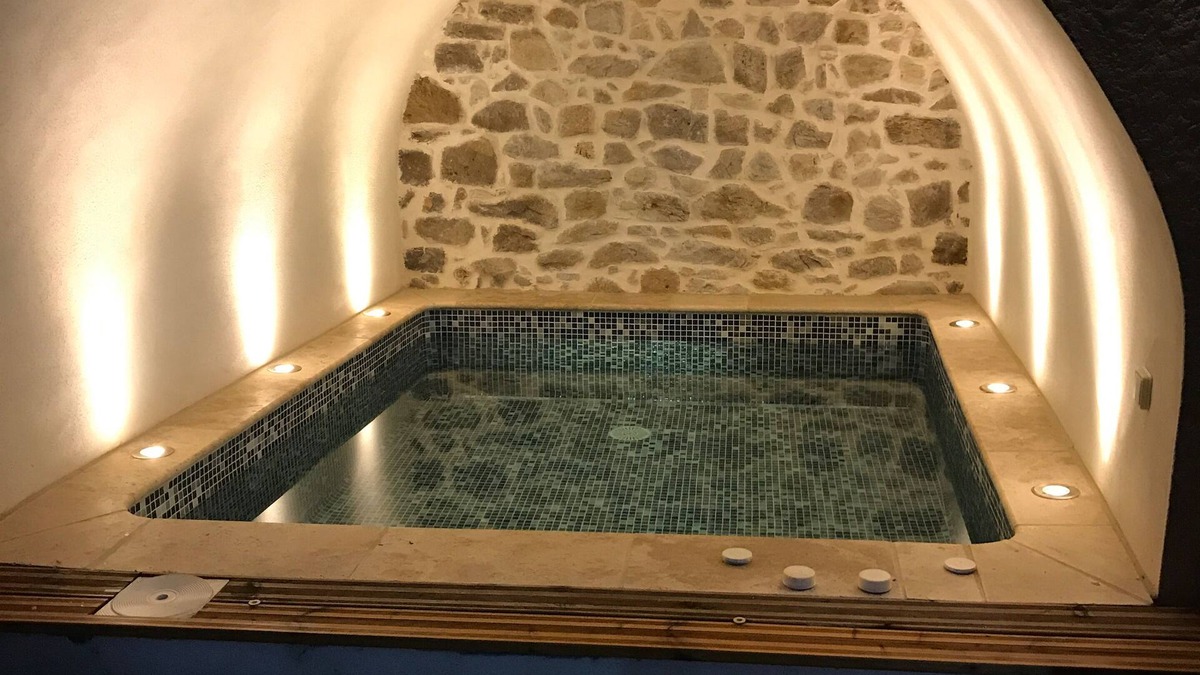 Castelnau-de-Guers House | Independent village house rental with courtyard, terrace and pool.
