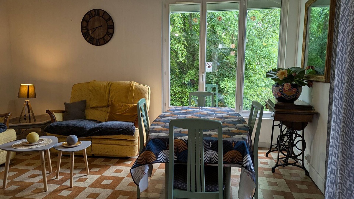 Dampierre-en-Burly Cottage | Independent cottage with terrace and direct lake access
