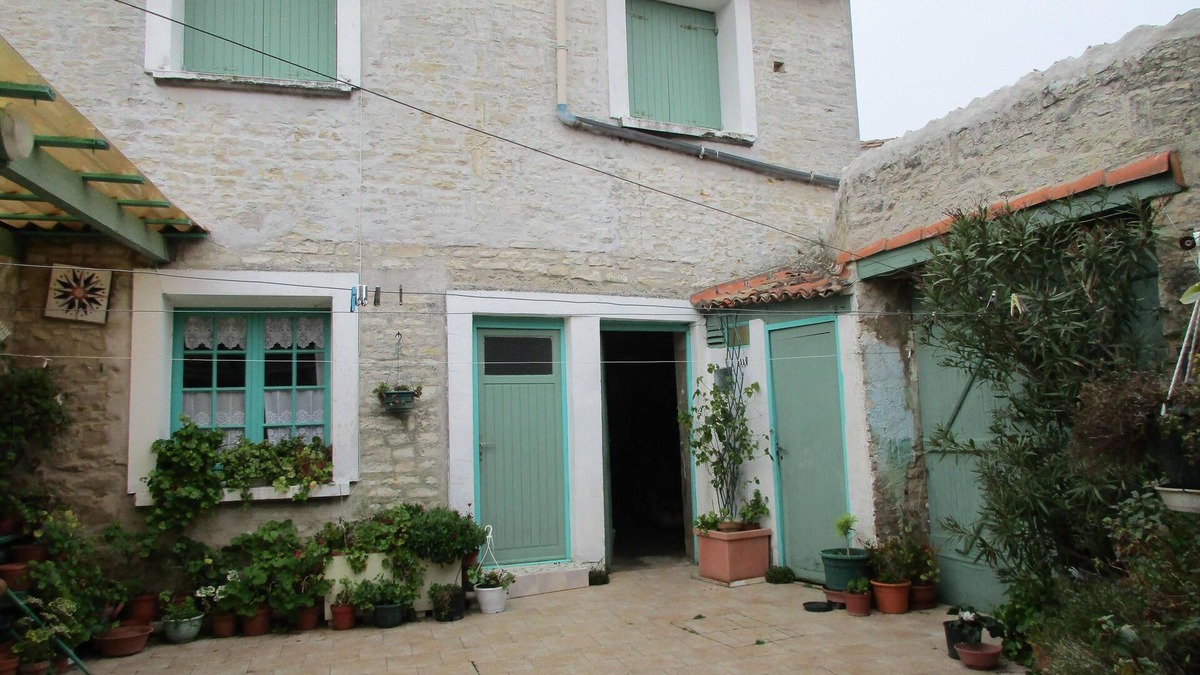 Le Bois-Plage-en-Re House | independent house in property retaise for 4 people