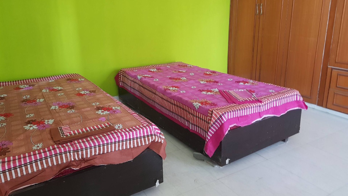 Malviya Nagar House | Independent house with first floor fully furnished