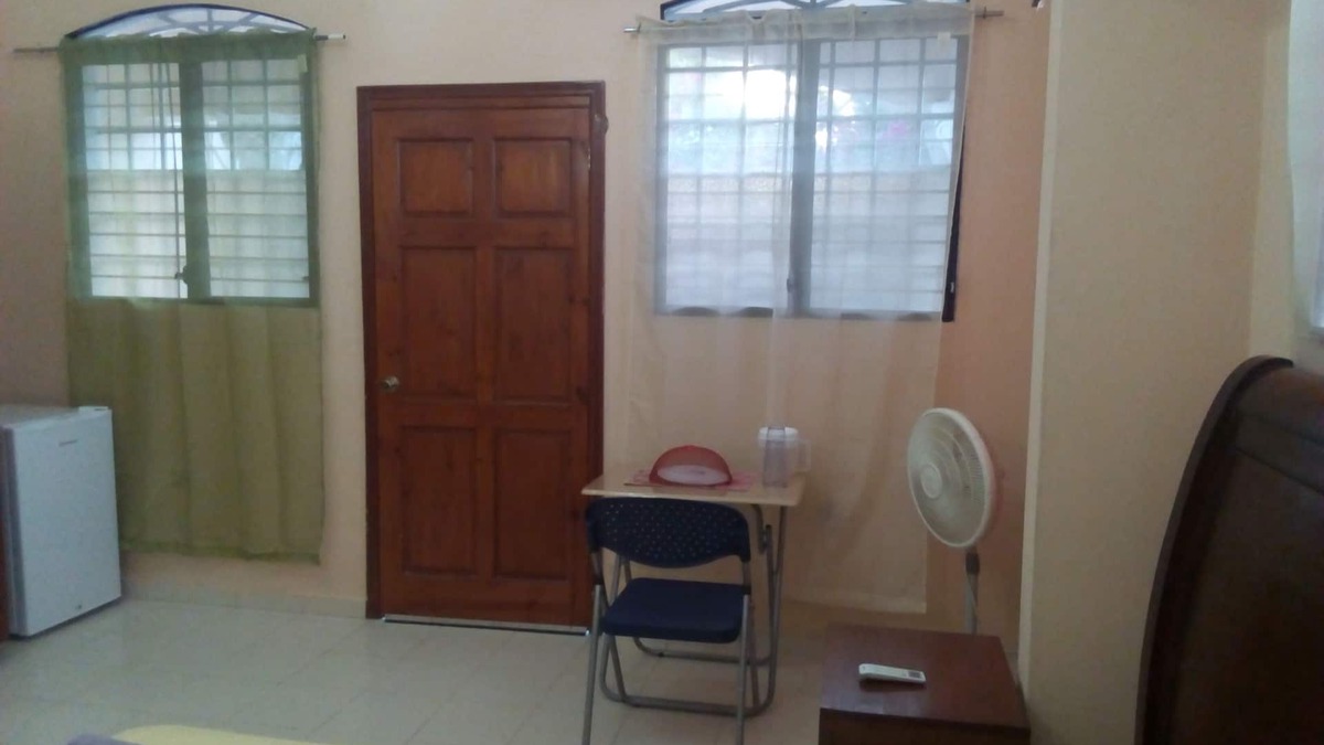 Petionville Apartment | Independent Mstr Bdr: Wifi, TV, AC, Microwave, 24h elec, Fridge, Security agents