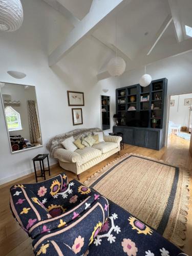Heytesbury Apartment | Independent Space in Heytesbury 2 bedrooms